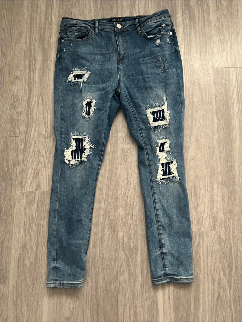 Judy Blue Distressed Skinny Jeans Size 15/32 Striped Patch Ripped Denim